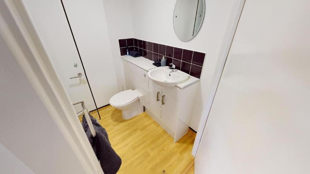 Modern Studios, BANGOR - SK view 5