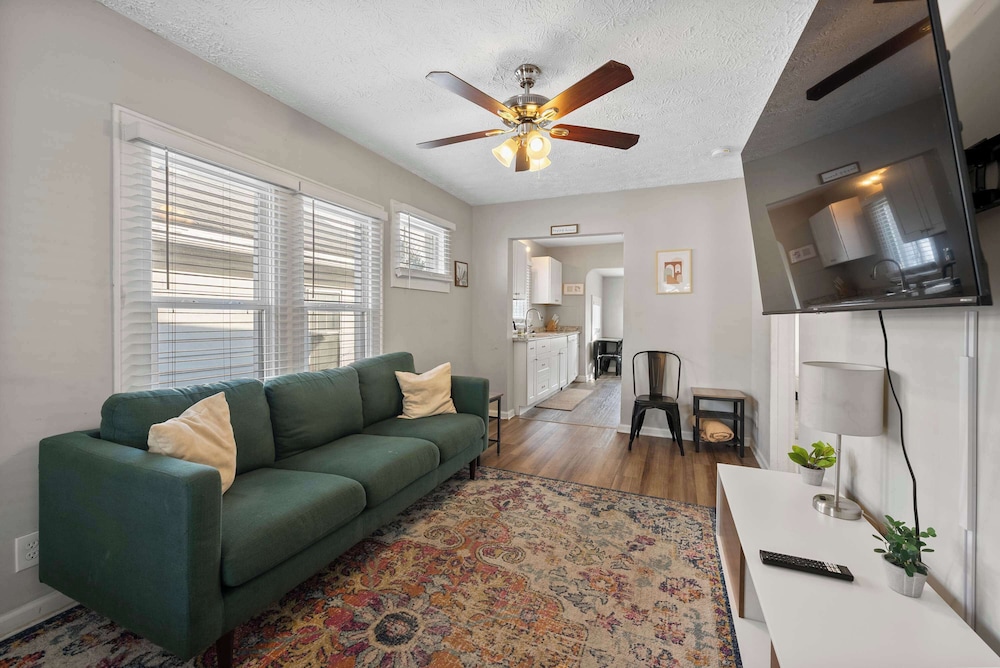 The Cozy Bellows Retreat for 4 - Image 1