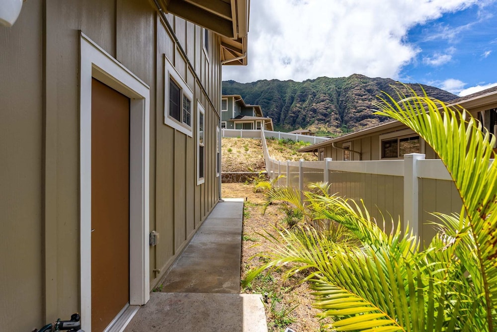 @marbella Lane - Elegant 3BR w/ Marvelous Views