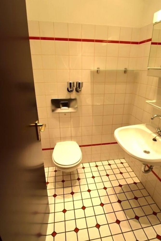 Photo 28