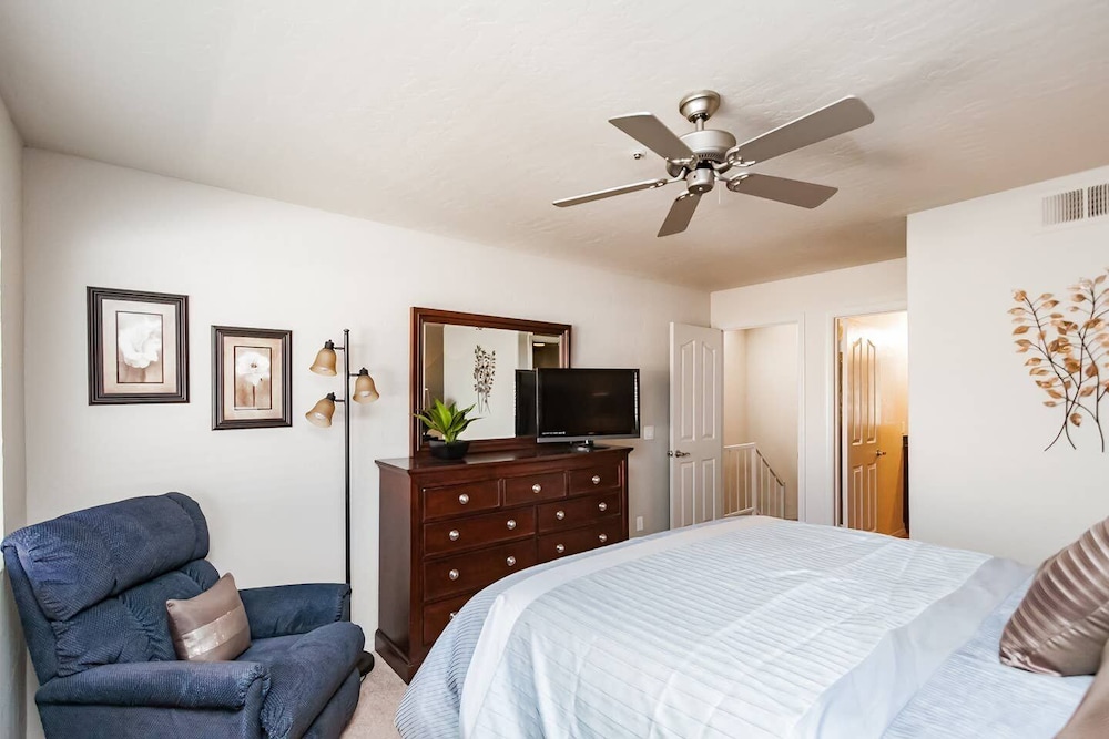 Gorgeous North Scottsdale 2 Bdrm Condo view 3