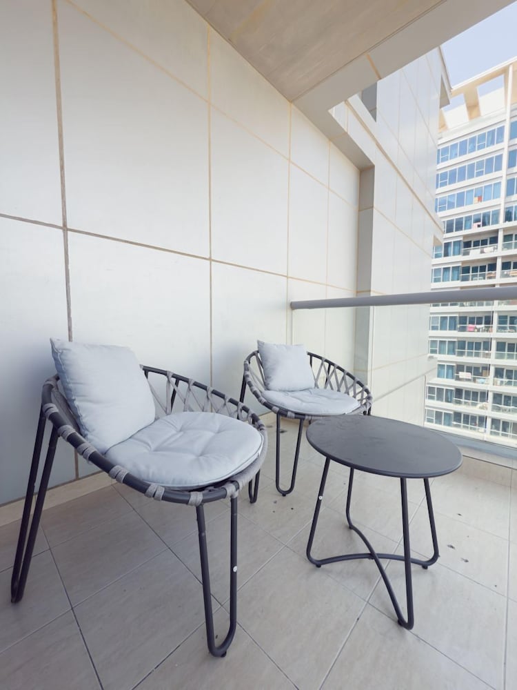 Iconic 2BR in Skycourt Dubailand