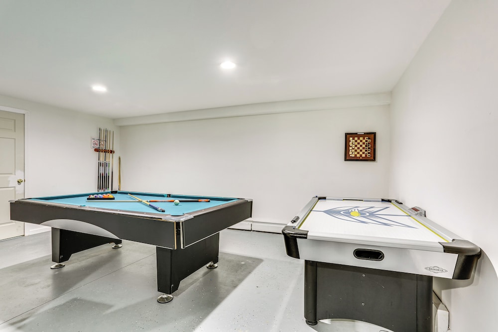 Home Theater & Game Room: Home in Glen Wild!