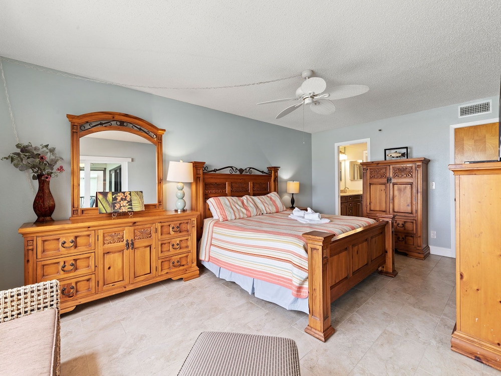 Reflections on the Gulf by Distinctive Beach Rentals view 3