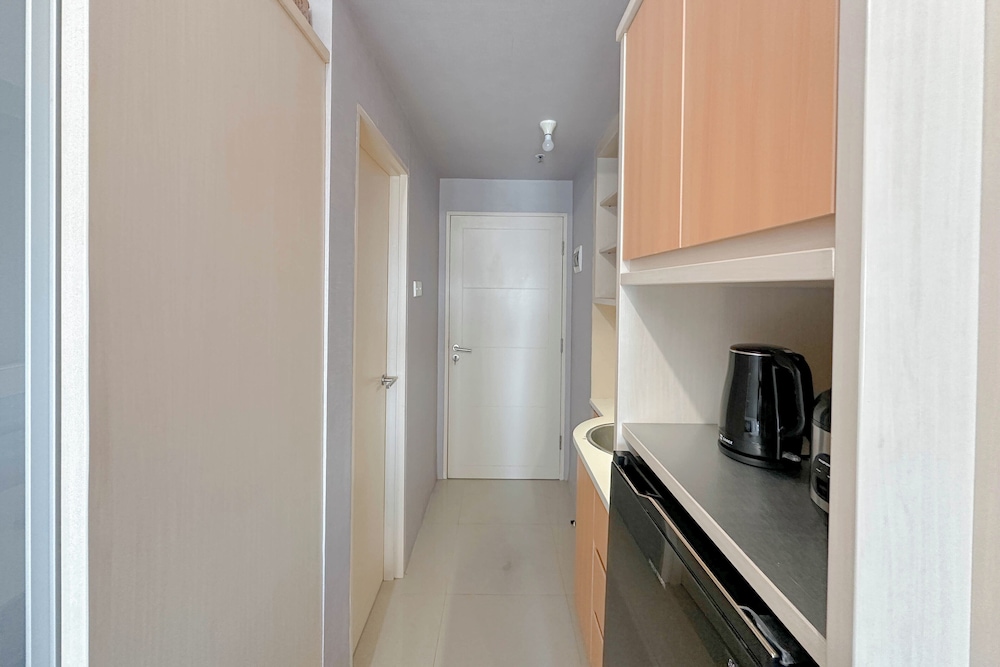 Pleasant and Restful Studio at Orchard Supermall Mansion Apartment