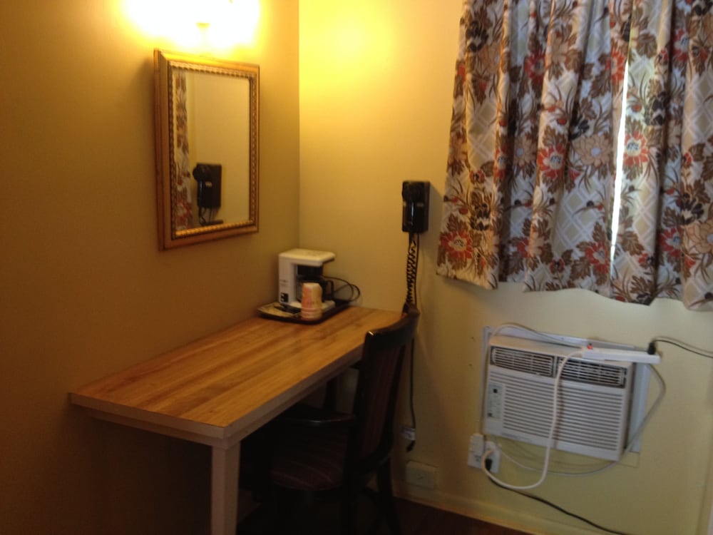 Travelowe's Motel