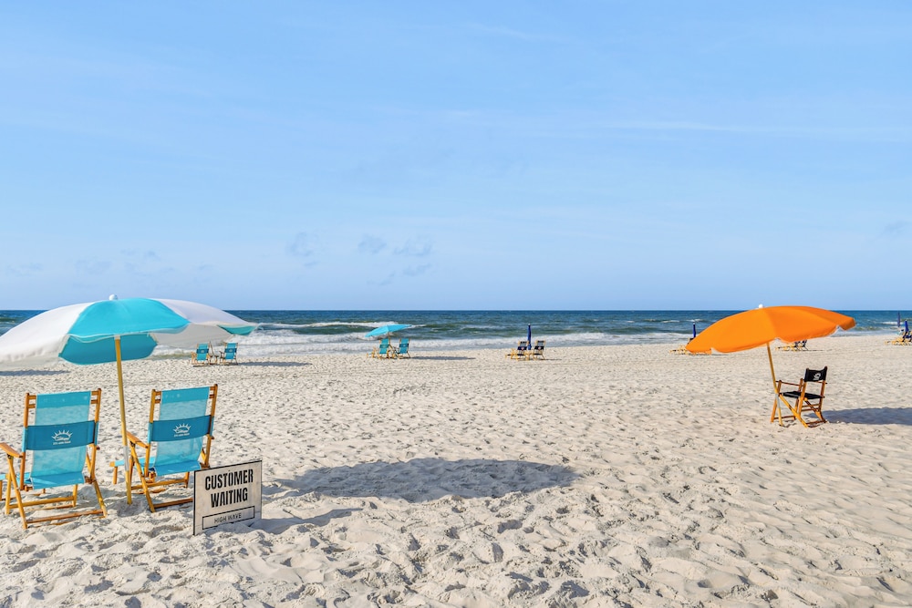 Balcony w/ Pool & Beach Views: Gulf Shores Condo!