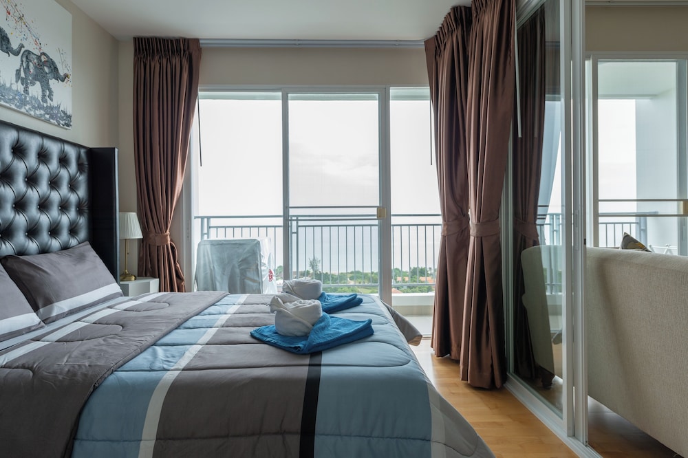 1702 - 2 Bdr Condo With Seaview Boathouse Hua Hin