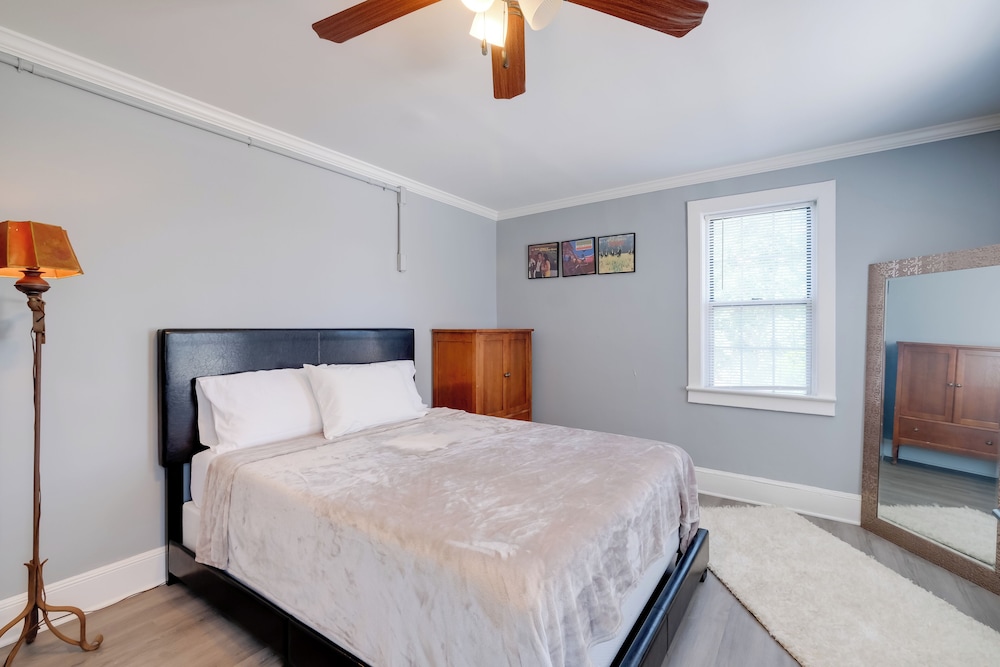 Gastropub On-site: Loudoun Wine Country Apartment