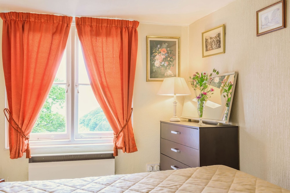 Clooneavin Apartment 8 view 4
