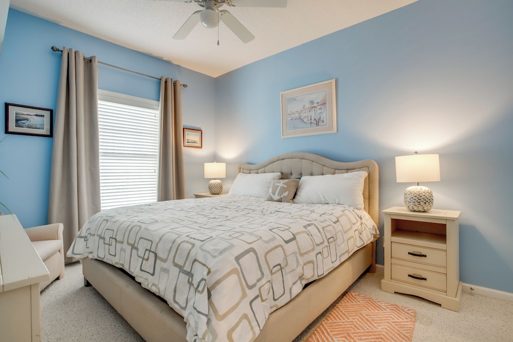 Walk to Main St: Condo w/ Pool Access in Crisfield