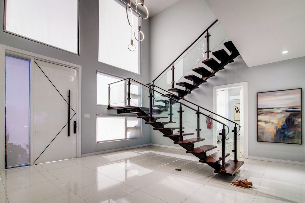 Luxury Oceanfront Villa Fully Staffed