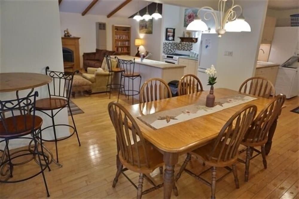 457 Lake St Peter 3 Bedroom Cottage