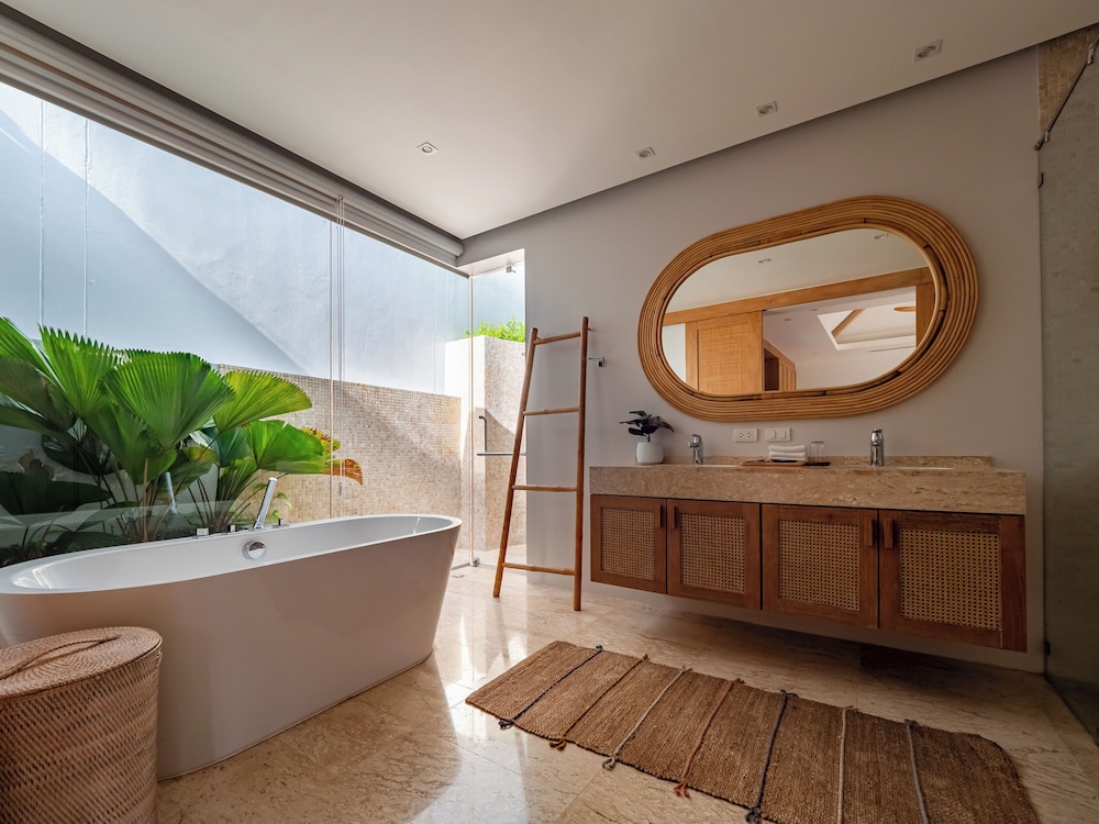 Exclusive villa in Botanica The Nature