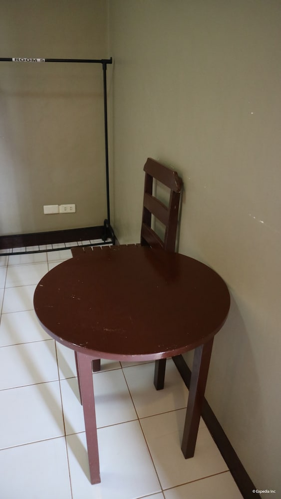 Lola Charing Pension