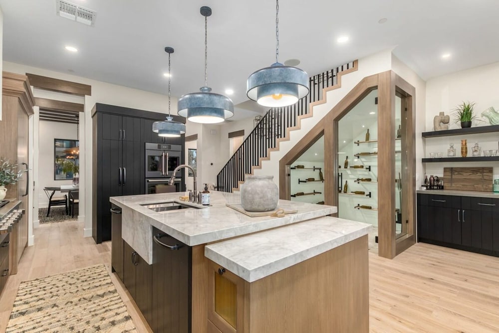 Stonewood Luxe Estate 5 Showers Heated Pool GYM