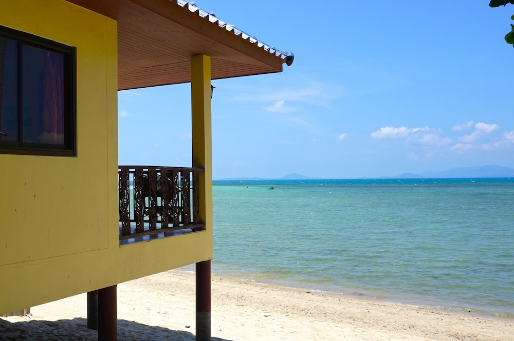 The Beach Village - Hostel