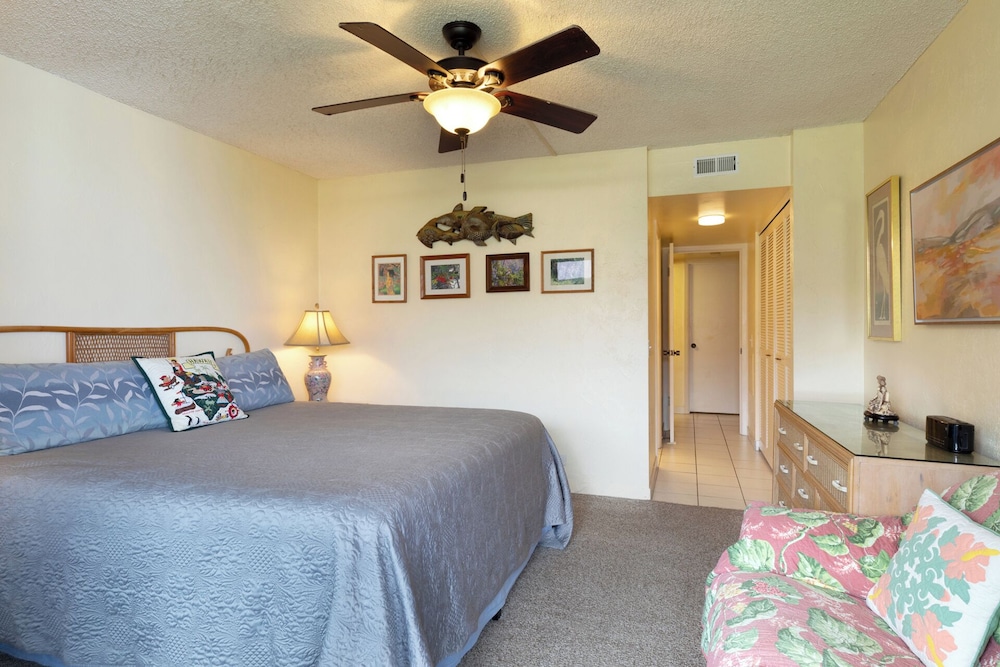 White Sands Village 214 Modern Condo for 4 w/ Enviable Ocean Views!