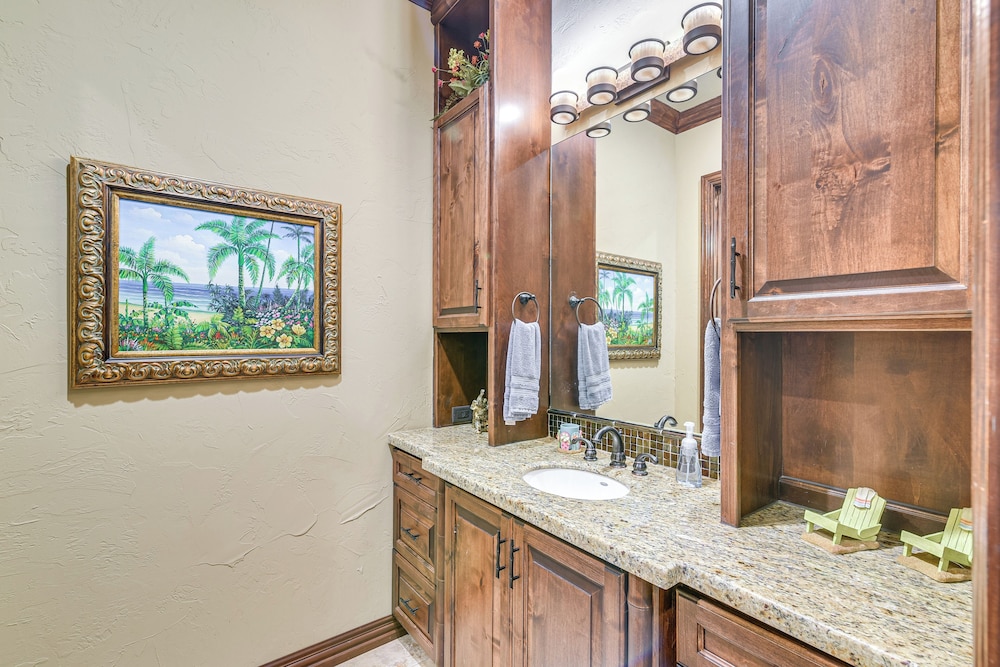 Beachfront Group Getaway on Bolivar Peninsula
