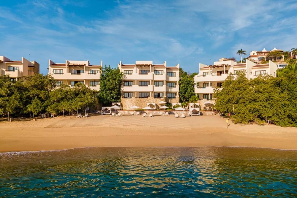 Celeste Curamoria Collection 3BD Ocean View