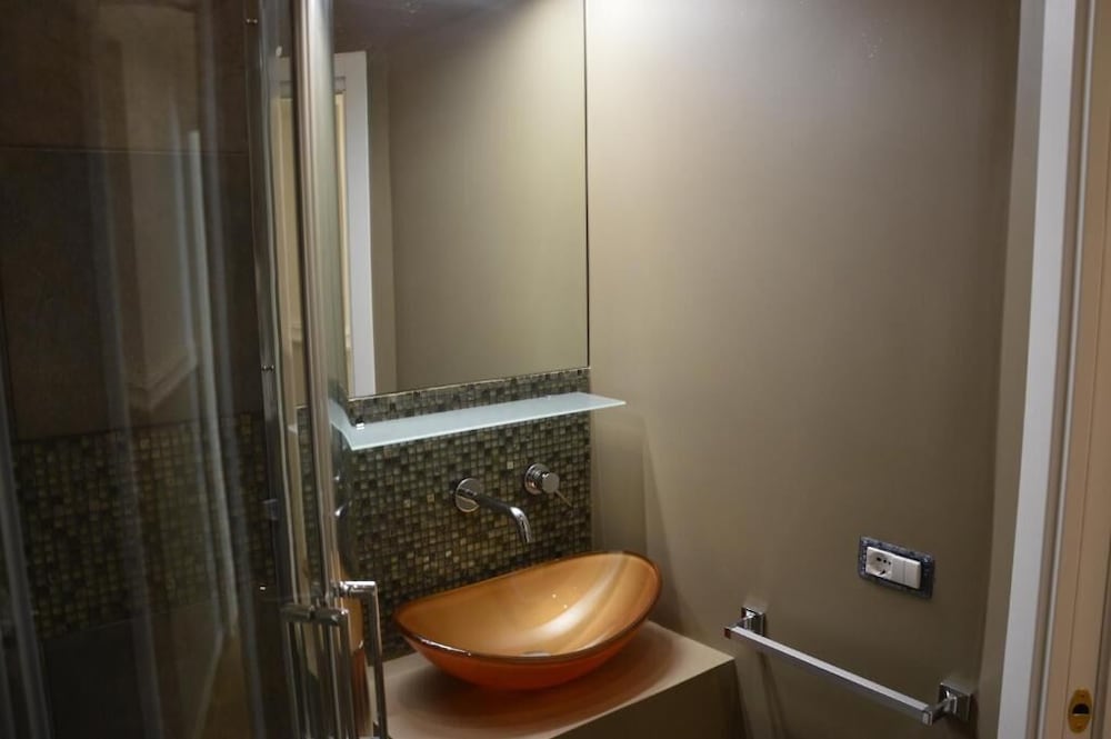 Luxury Three Bedroom Flat in Rome Center