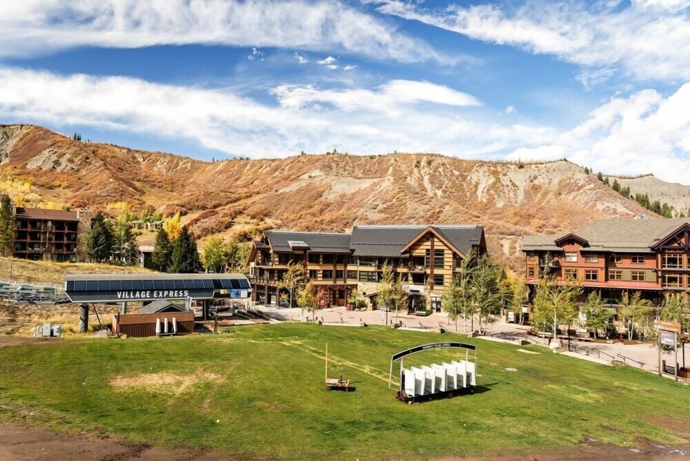 Snowmass 2BR Getaway Pool, Hot Tub & Ski Access - D2 by RedAwning view 3