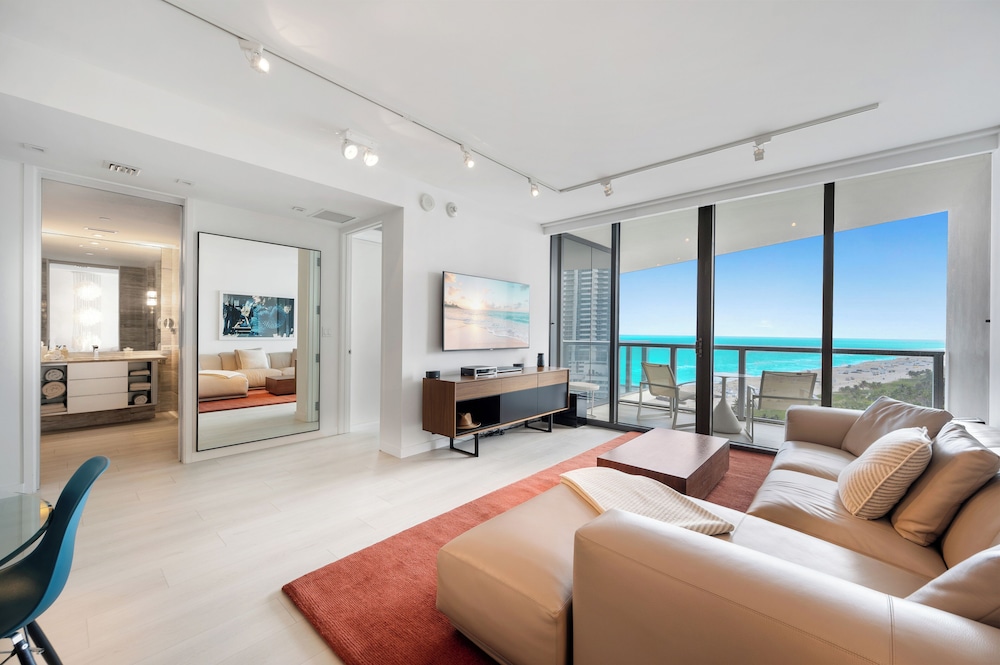 Luxury Vacation Rentals in South Beach by LRMB
