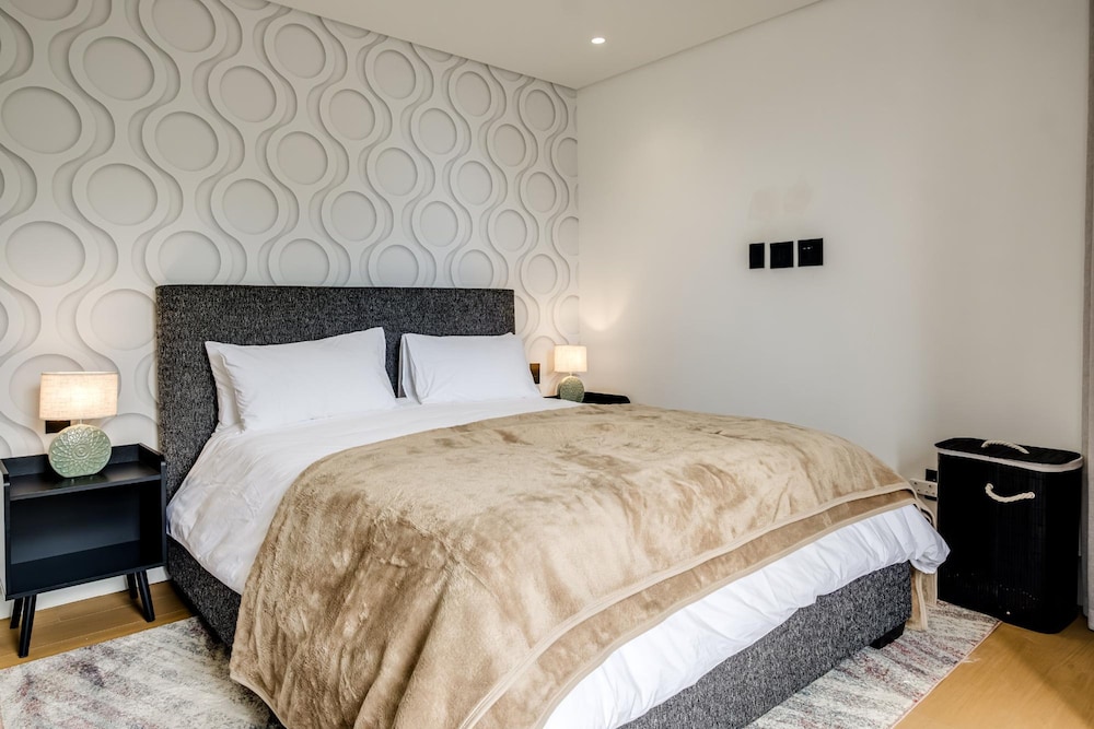 4BR Camps Bay Villa w Pool and Garden Casa Meya