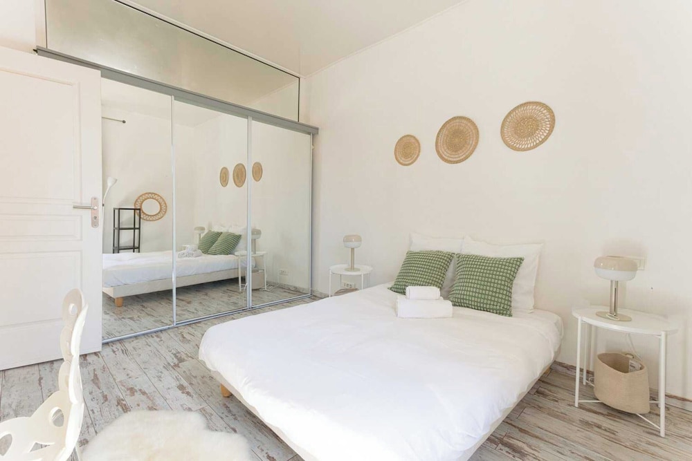 Elegant Flat in Cannes 2br-4p view 2