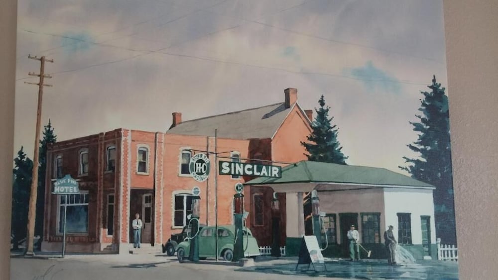 Blue Pine Motel