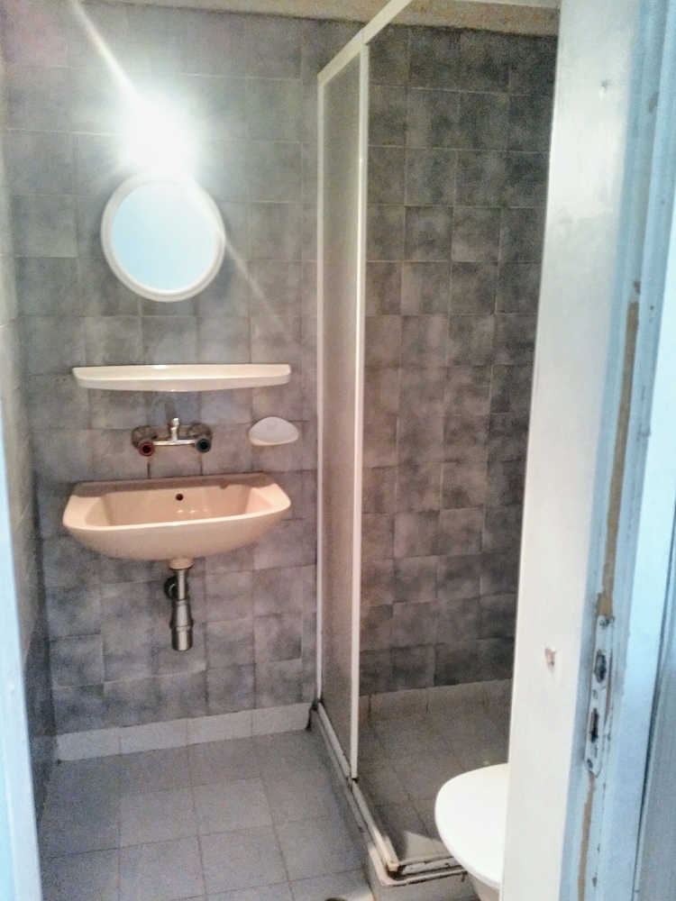 Guest rooms Repos