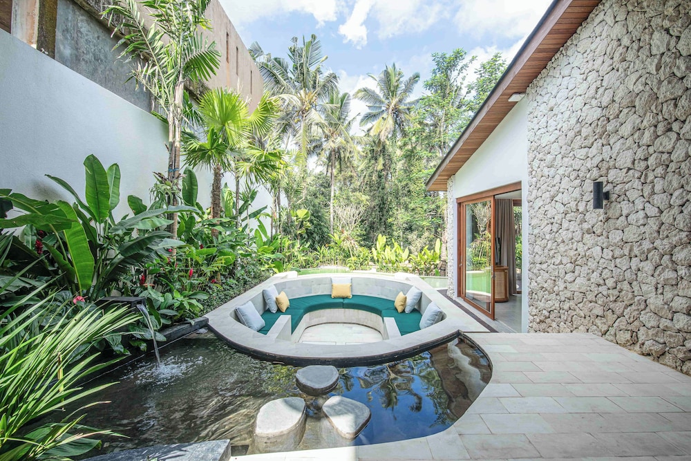 Luxury 2BR Retreat Jungle View Near Ubud Center