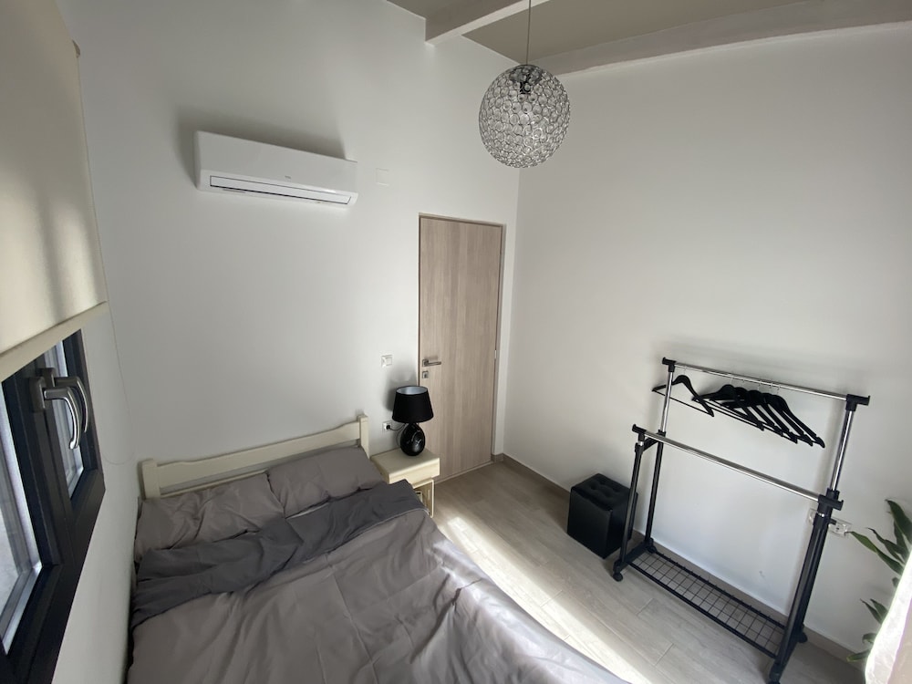 Modern Villa in Heraklion City Center, Crete view 4