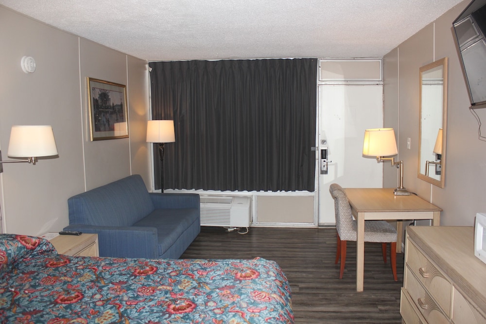 Red Carpet Inn - Louisville