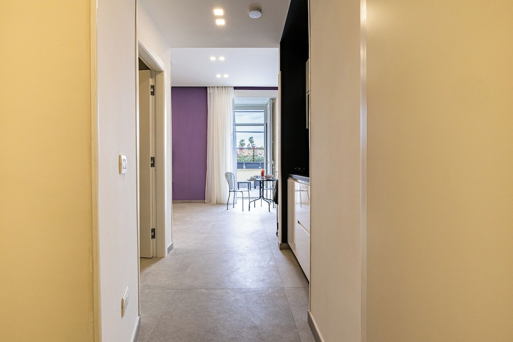 Alyde Apartments