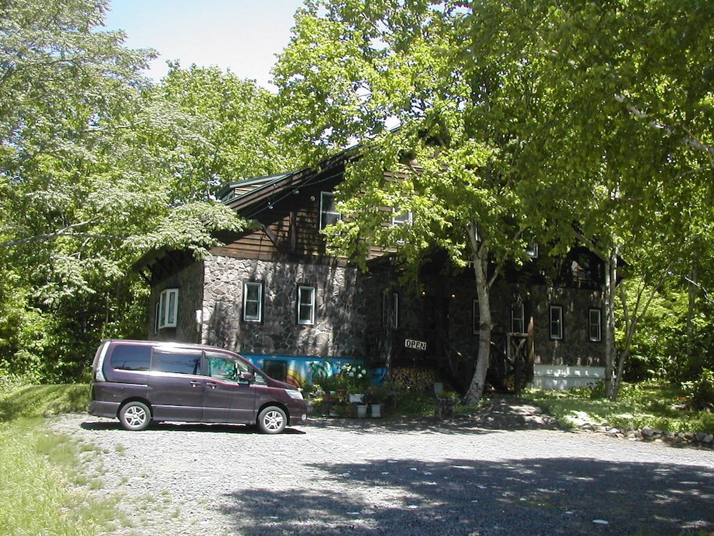 Pension & Restaurant Bistare Kana