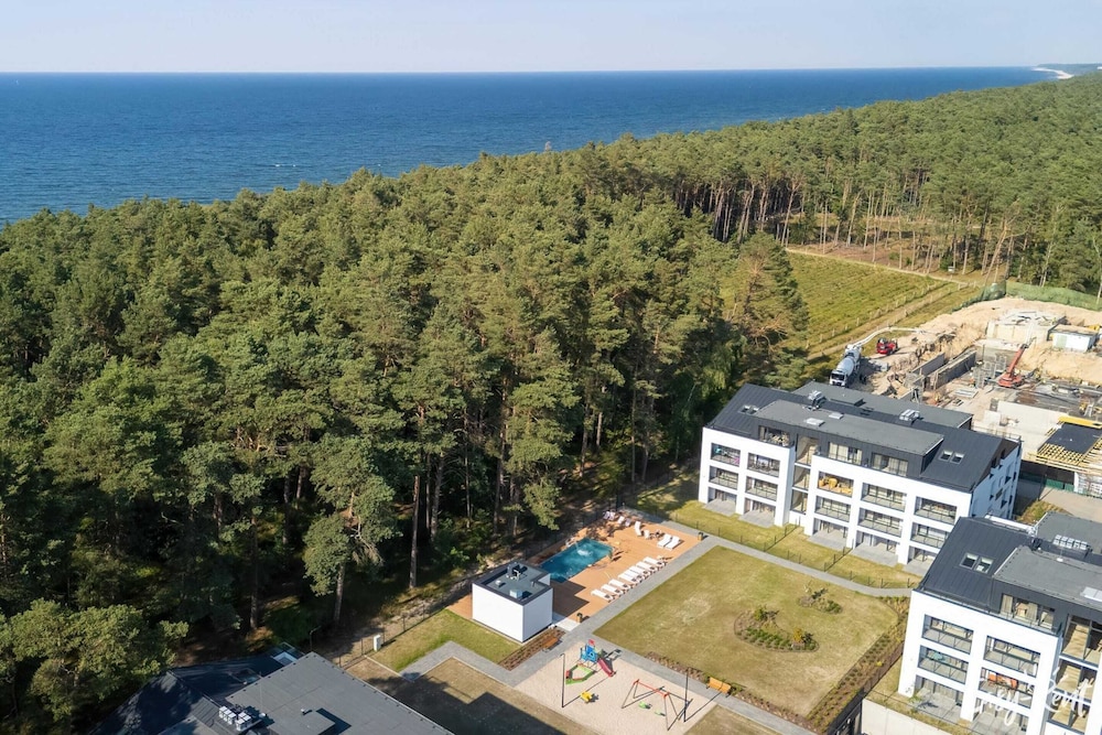 Apartment Lukecin Near Beach and Pool