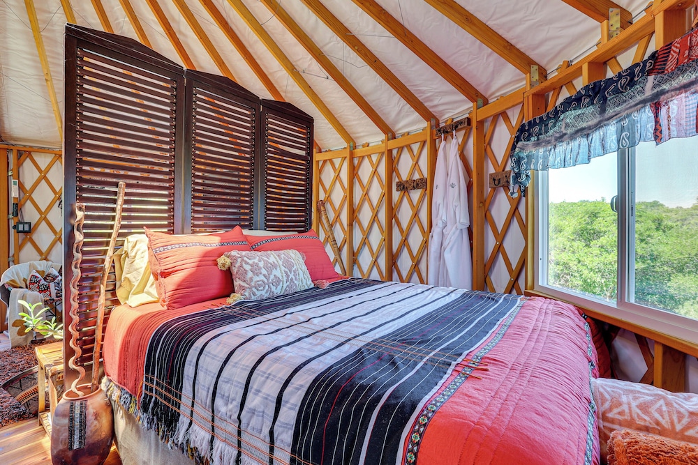Mystical Mongolian Yurt in Fallbrook w/ Views!
