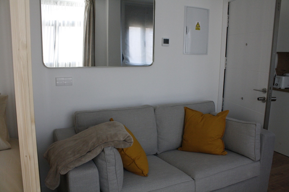 APARTAHOTEL MADRID URBAN SUITES - EDIFICIO EXCLUSIVO - 7 Apartments Boutique Full Equiped