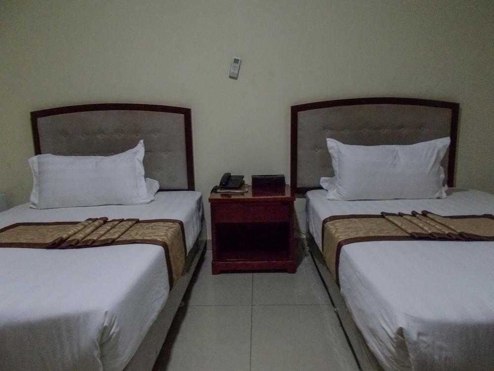 Four Pillars Lodge