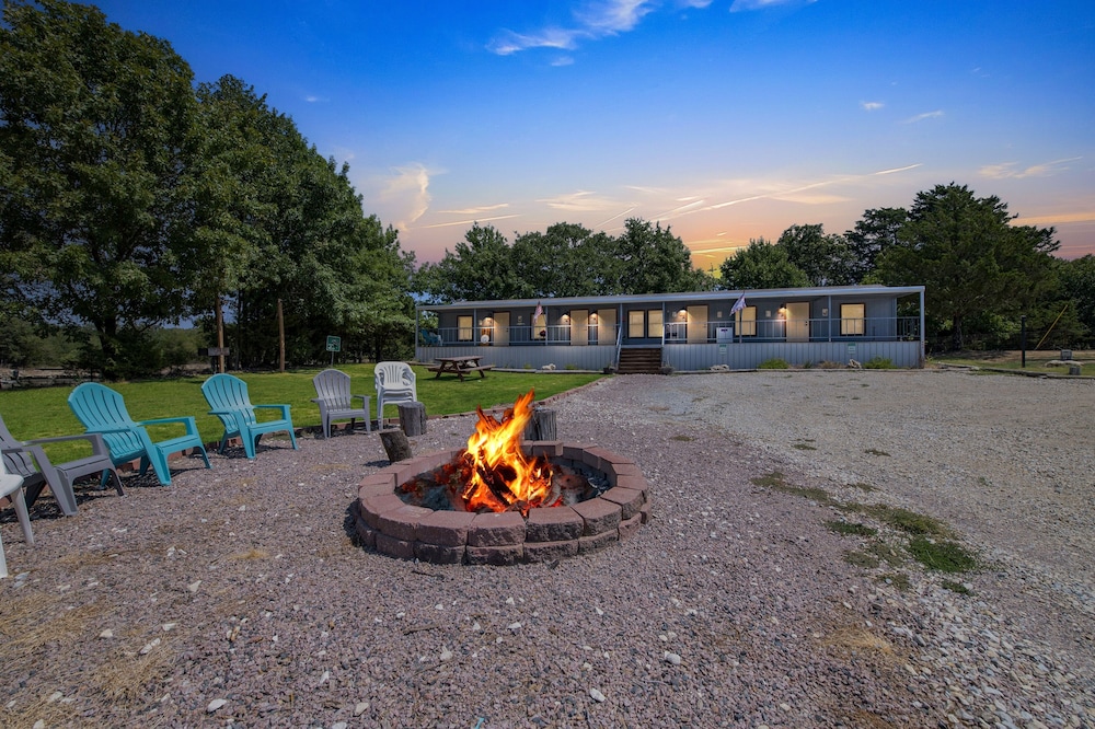 Waterfront Lodge - 4 Bedroom Lodge by The Lodges at Fossil Creek
