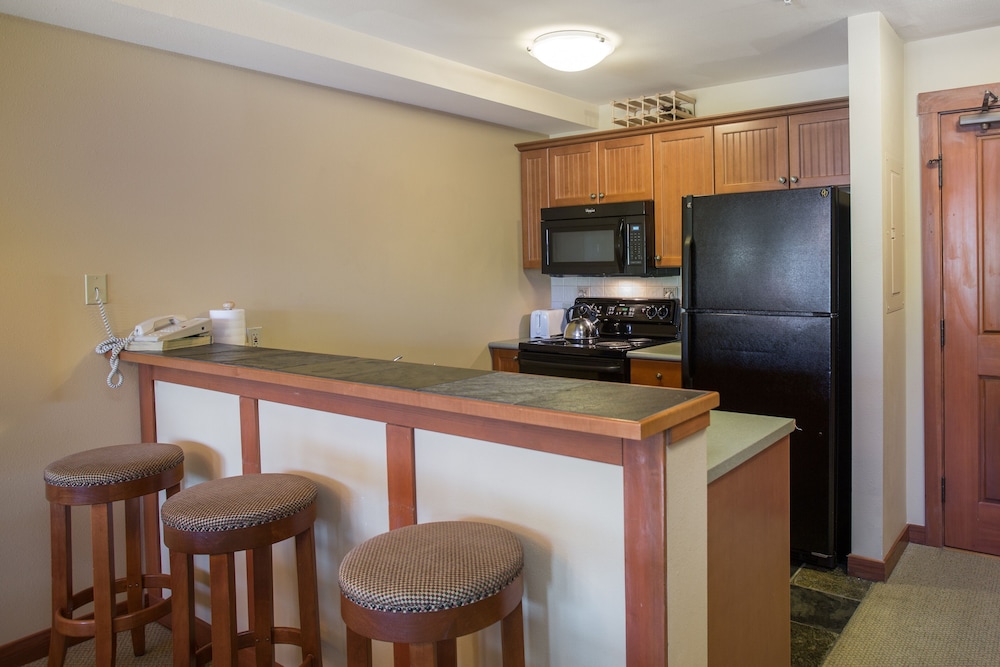 Eagle Springs East 1 & 2 Bedroom Condos