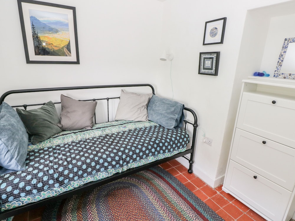 10 Westgate Hill