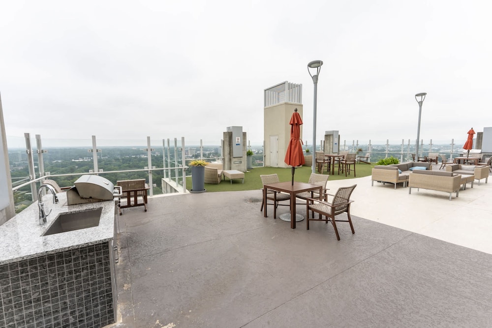 Midtown Luxepad 1b1b Rooftop Lounge Pool Gym Xbox