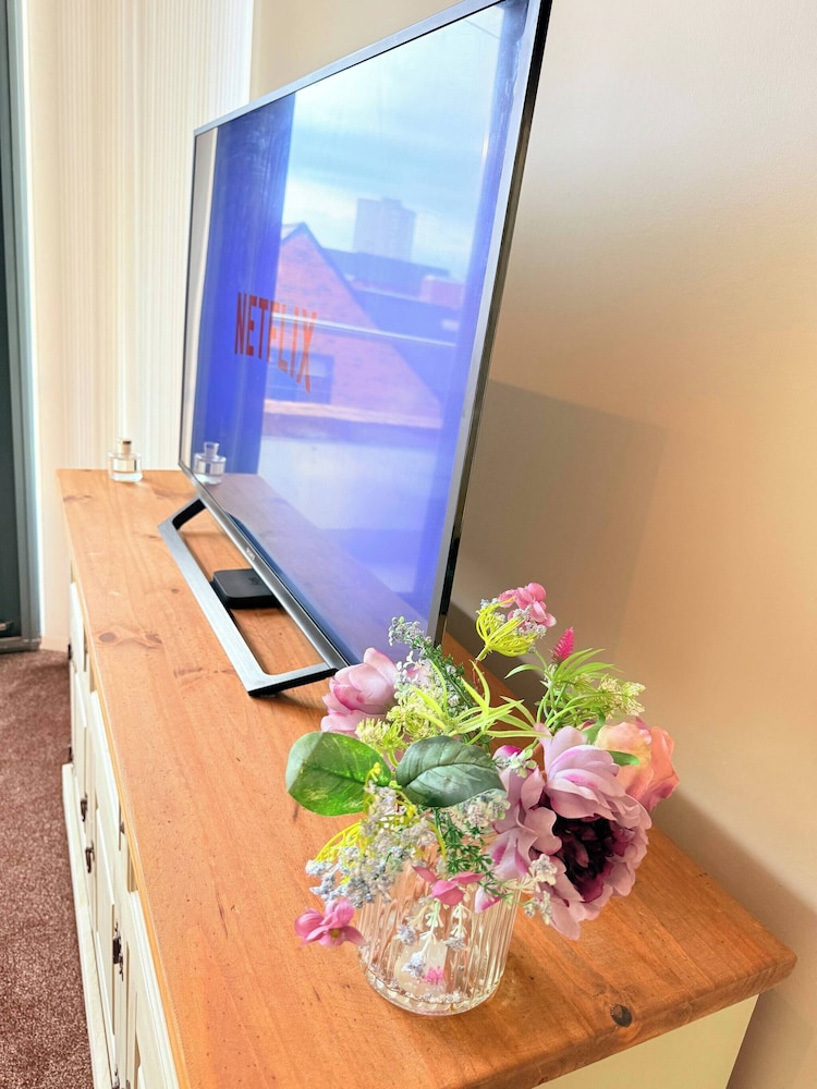 2 Bedroom Apartment & Balcony Jewellery Quarter