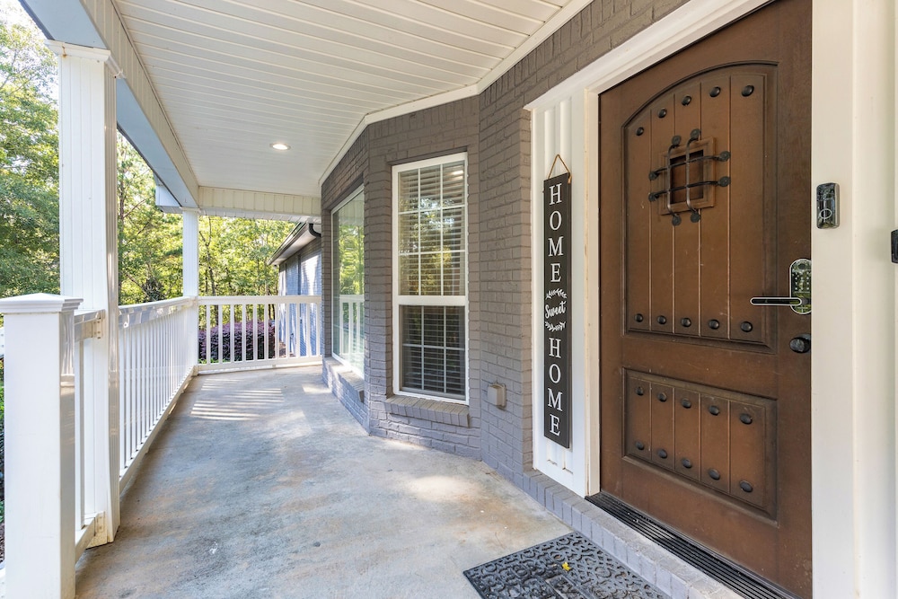 Ideal for Reunions & Retreats: Brooks Getaway!