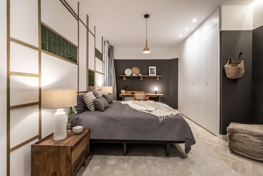 Baza - 3 Bedrooms and Office in Trafalgar