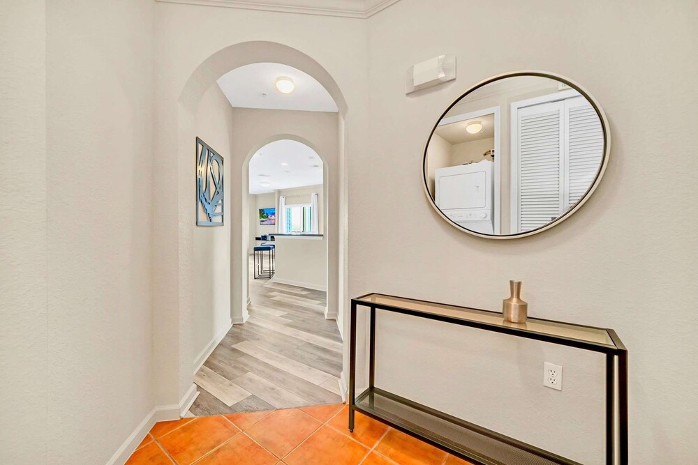 Modern Pet-friendly 2BR Condo6 Mins From Disney