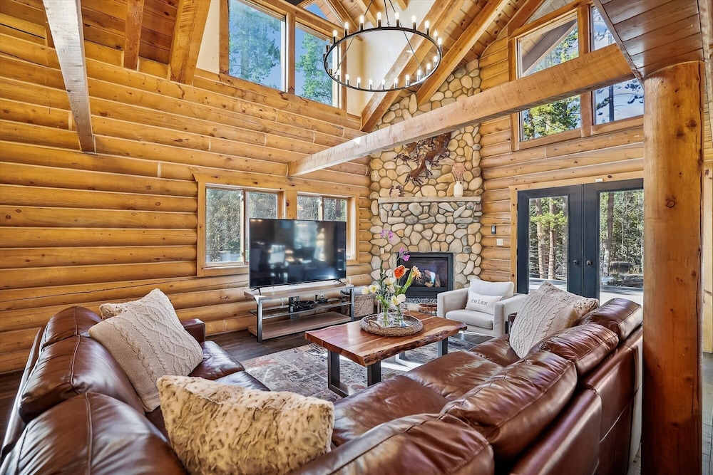 American Way Chalet 5 Bedroom Home