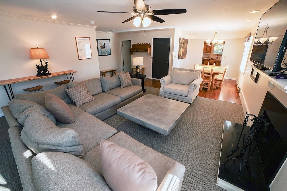 Denver Vacations - Fawn Valley Inn: 276 2 Bedroom Condo - Property Image 1